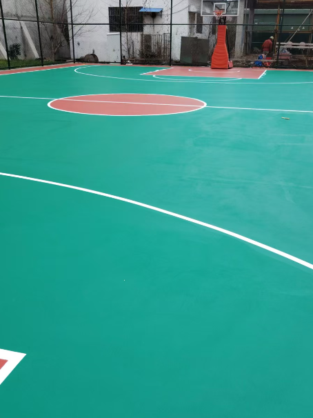 城步 球场长期使用易出现地面开裂